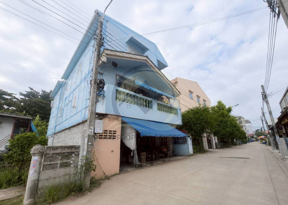 รูป หอพัก 3 ชั้น ซอยนนทบุรี 6 แยก 2 ถนนเลี่ยงเมืองนนทบุรี รัตนาธิเบศร์ เหมาะสำหรับนักลงทุนที่ต้องการซื้อเพื่อบริหารกิจการต่อ พร้อมผู้เช่า ราคาพิเศษ - รูปที่ 18/19