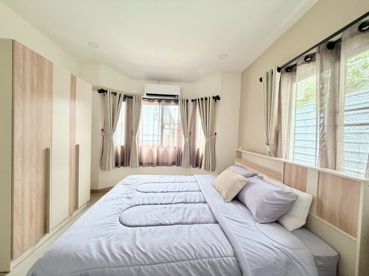 รูป  ให้เช่า 🏡 บ้านเดี่ยวชั้นเดียว 3 ห้องนอน พร้อมเฟอร์นิเจอร์ครบ ทำเลรวมโชค เชียงใหม่  #A4-H0595 - รูปที่ 31/37