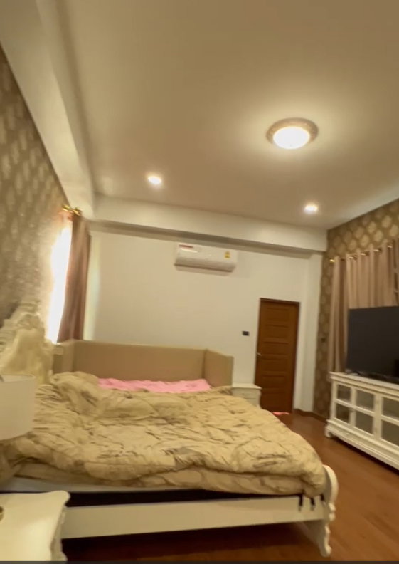 รูป ขายบ้านพูลวิลล่าเชียงใหม่ 2 ชั้น 5 ห้องนอน สระส่วนตัว ที่ดิน 273 ตร.ว. จอดรถ 12 คัน เพียง 6.9 ล้าน - รูปที่ 7/8