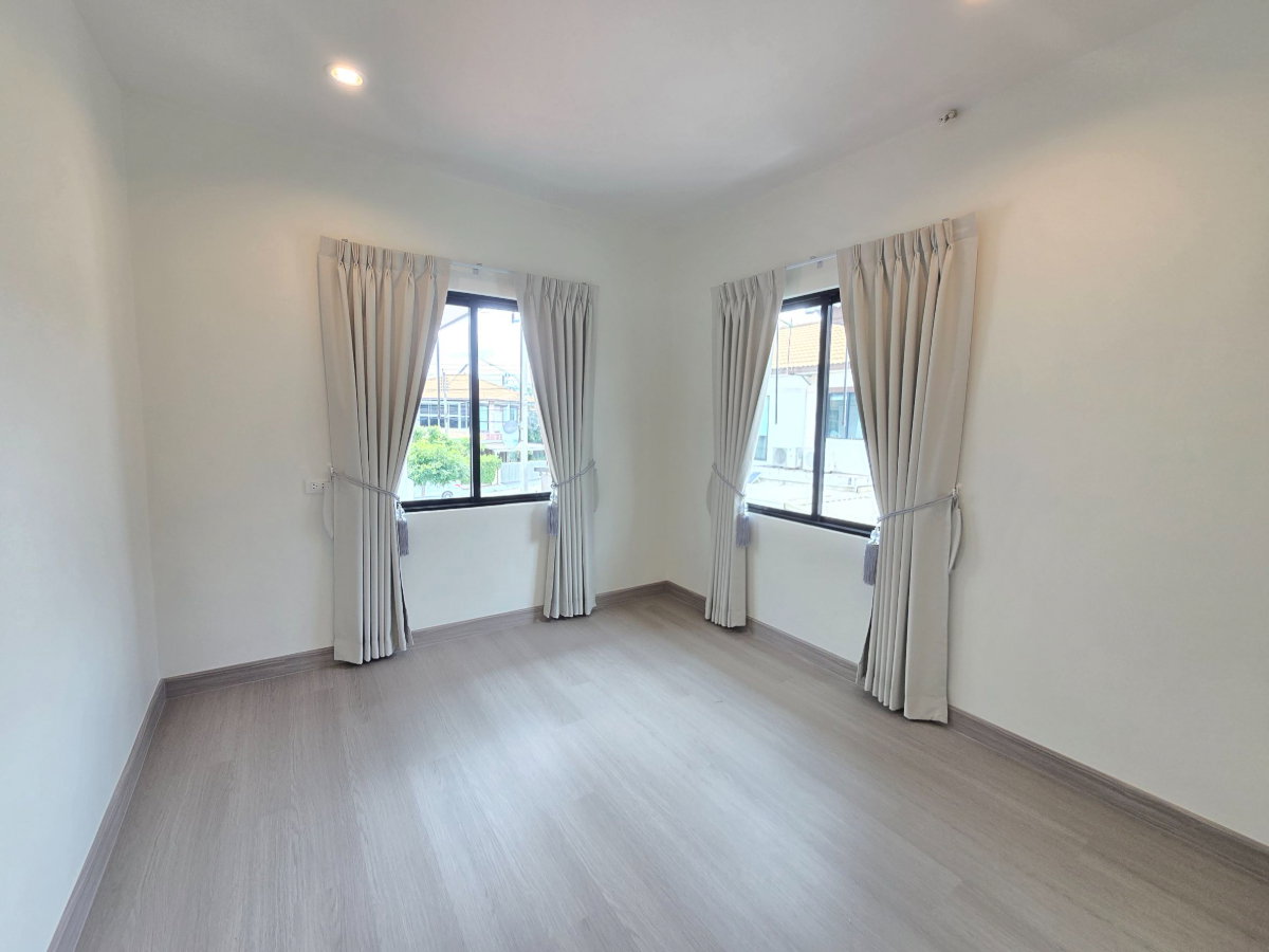 รูป บ้านฟ้าปิยรมย์ เฟส 11 เนสโต้ ซอย4 ลำลูกกาคลอง 6 บ้านแฝด 2 ชั้น ตกแต่งใหม่ทั้งหลัง แต่งสวนสวย พร้อมอยู่ เดินทางสะดวก - รูปที่ 38/40