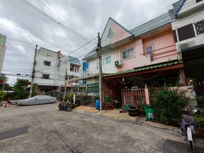 ขายทาวน์โฮม 3 ห้องนอน 100 ตร.ม. 17.2 ตร.ว. เขตบางบอน