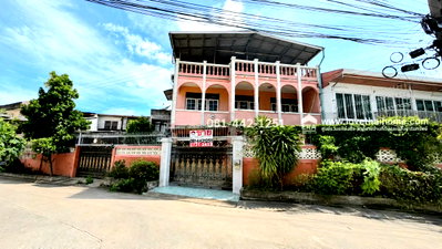 บ้านเดี่ยว กรุงเทพมหานคร : ขายบ้านเดี่ยว 3 ชั้น ซอยลาดพร้าว51 ใกล้รถไฟฟ้าสายสีเหลือง สถานีโชคชัย4 พื้นที่ 63 ตรว. ราคา 8.5 ล้านบาท เท่านั้น ห่างจากถนนใหญ่ลาดพร้าวเพียง 50 เมตร 