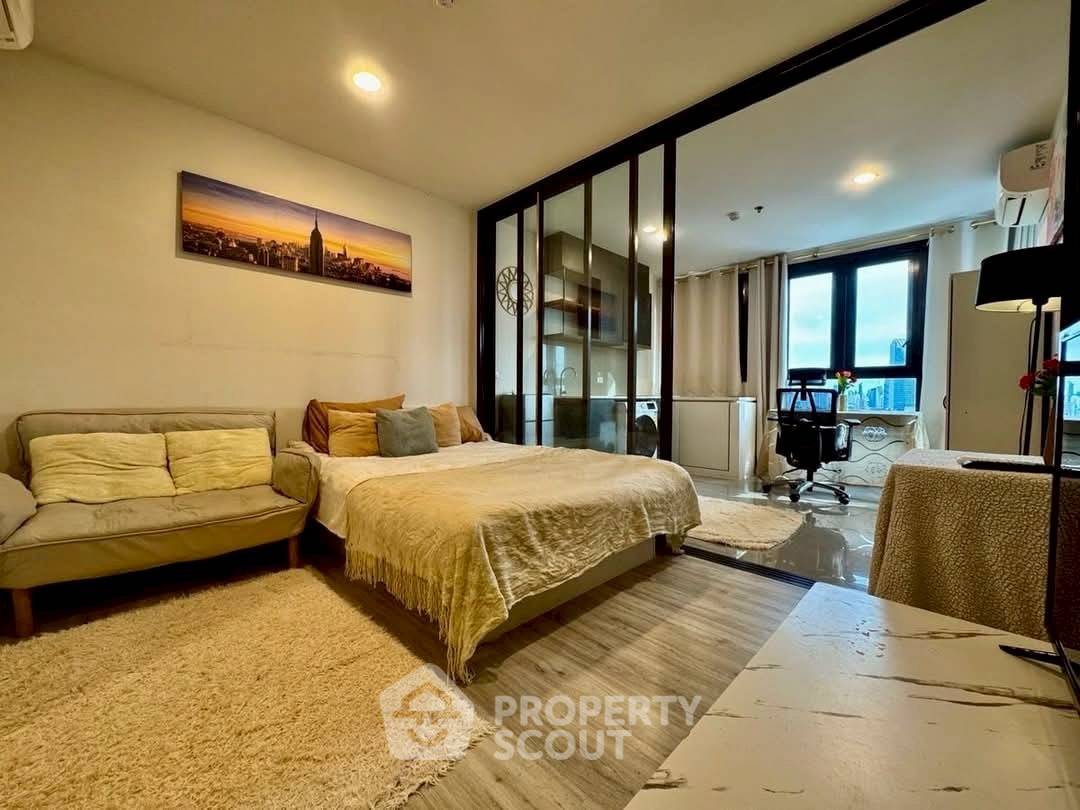 picture High-Floor 1-BR 31 Sqm At XT Huai Khwang Near MRT Huai Khwang (ID 3085984) - 3/13