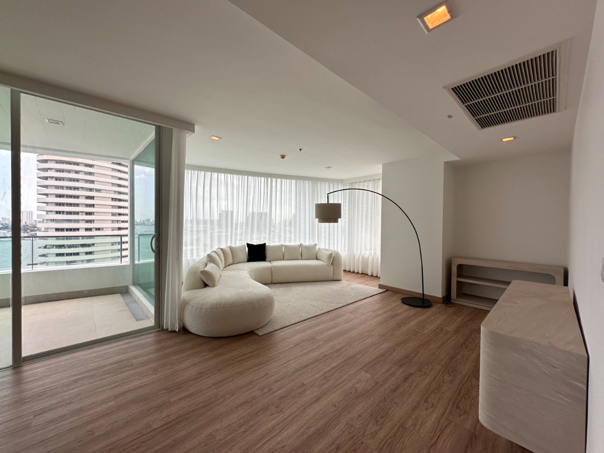 picture FOR SALE Large luxury riverfront condominium. - 10/10