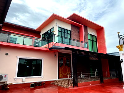 บ้านเดี่ยว เชียงใหม่ : ขายบ้านพูลวิลล่าเชียงใหม่ 2 ชั้น 5 ห้องนอน สระส่วนตัว ที่ดิน 273 ตร.ว. จอดรถ 12 คัน เพียง 6.9 ล้าน