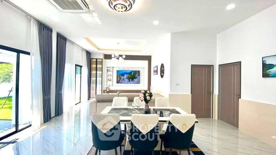 รูป วิลล่า 3 ห้องนอน ขนาด 300 ตร.ม. ขาย ใน ห้วยใหญ่ ชลบุรี (ID 3084237) - รูปที่ 5/18