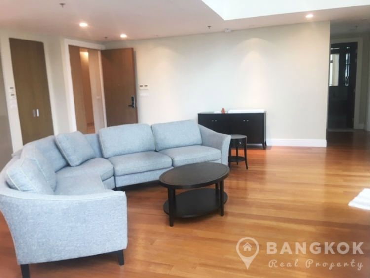 picture Bright Sukhumvit 24 | Unique Family Sized Spacious 6 Bed 6 Bath Duplex - 3/24