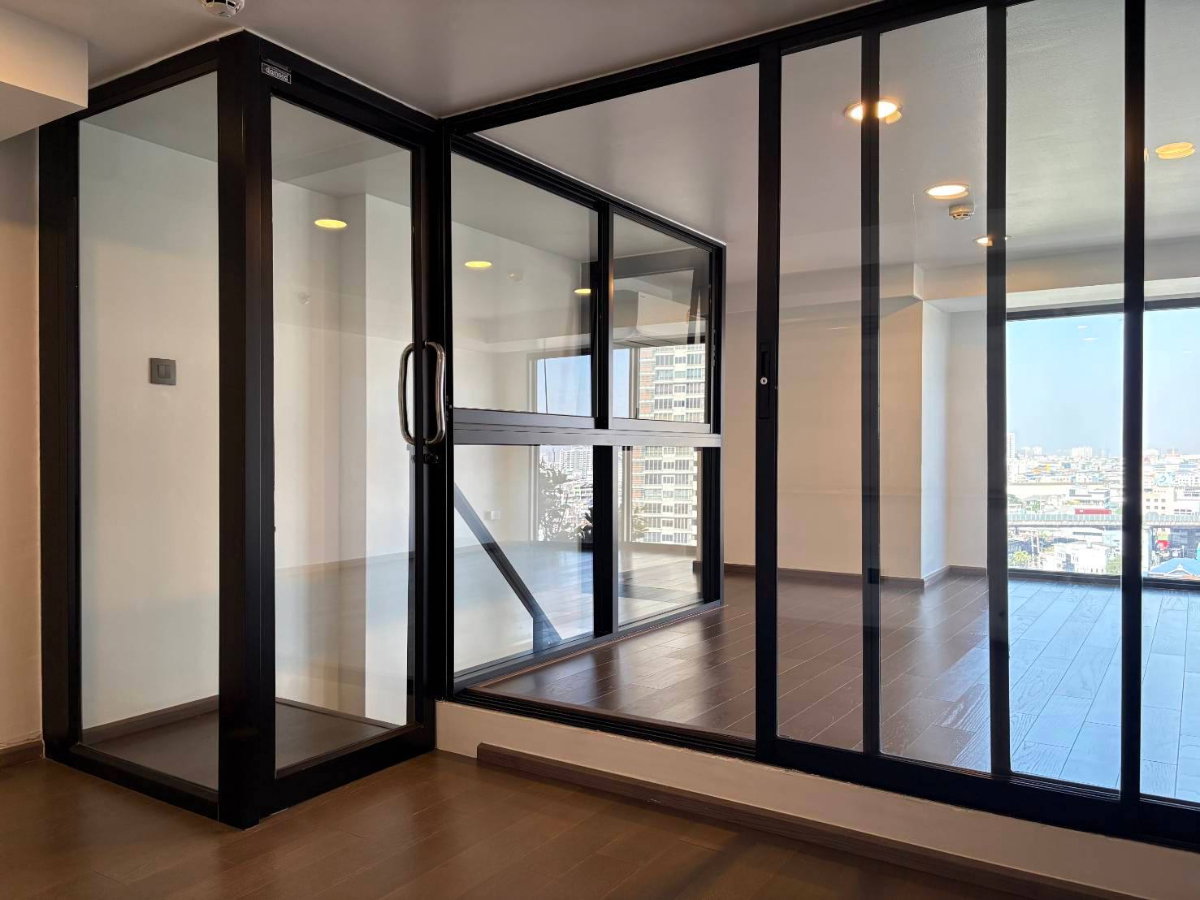 picture Park Origin Chula Samyan【𝐒𝐄𝐋𝐋】🔥Beautiful built-in design, full functionality, maximizing every square meter!🔥 Contact Line ID: @hacondo - 6/10