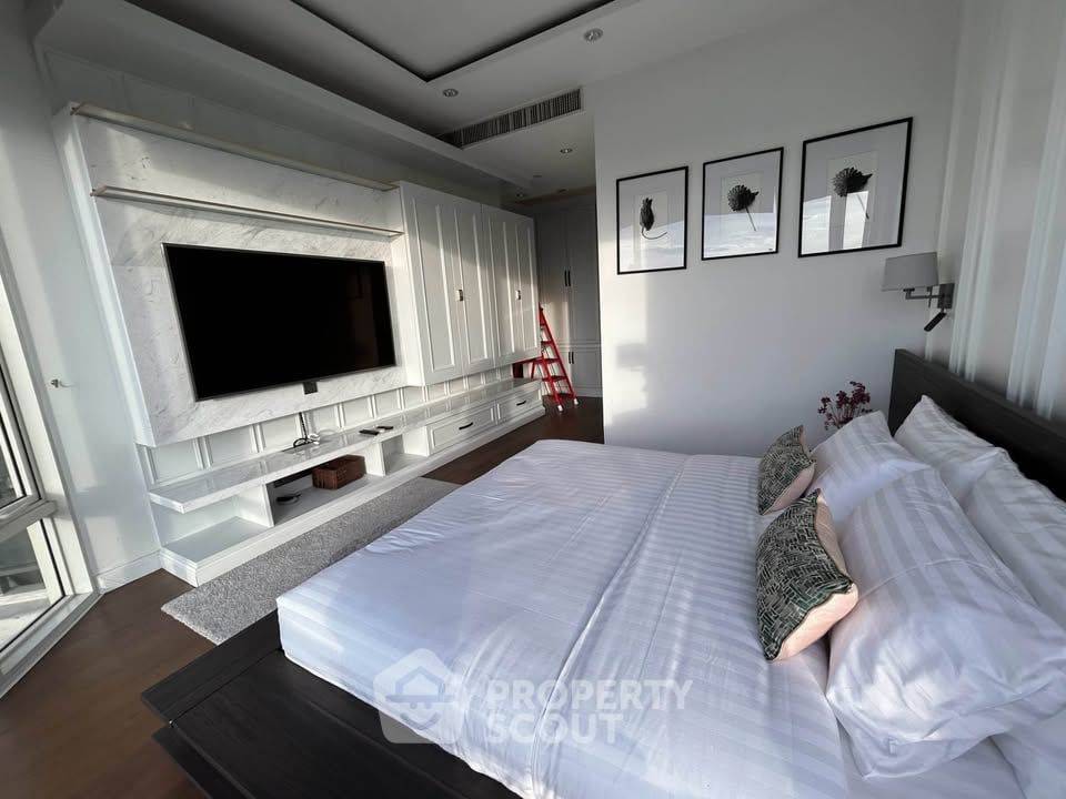 รูป คอนโด 2 ห้องนอน ชั้น 22 ขนาด 112 ตร.ม. ที่ Royce Private Residences ใกล้ MRT สุขุมวิท (ID 3084382) - รูปที่ 3/10