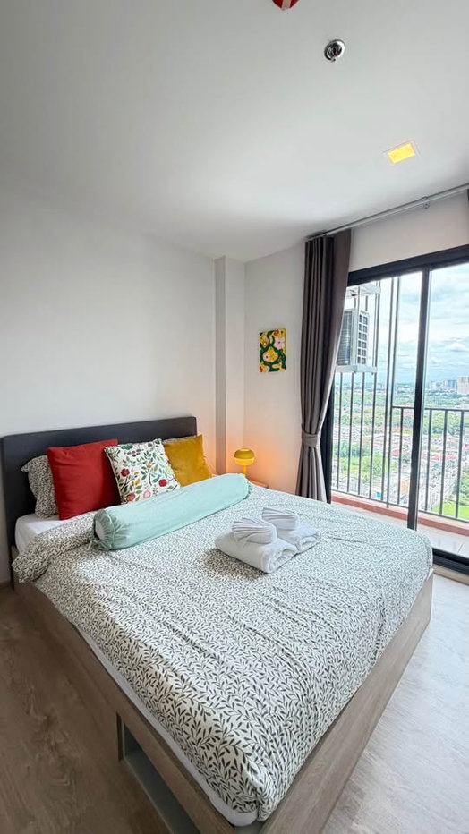picture The Base Height Condo For Rent 1 Bedroom - 3/12