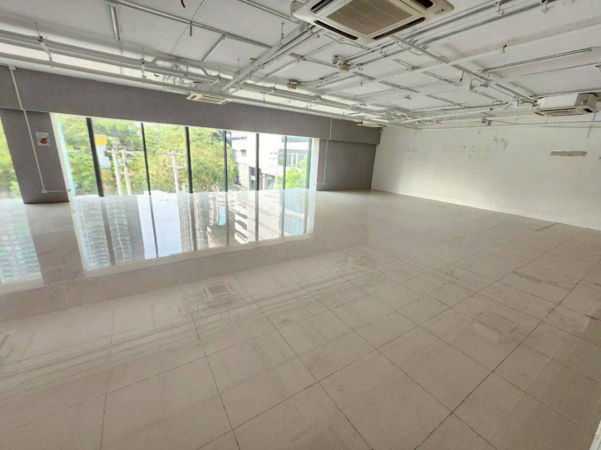 รูป ให้เช่าอาคารสำนักงาน รัชดาลาดพร้าวพื้นที่ใช้สอย 2,000 ตารางเมตรที่จอดรถกว่า 400 คัน ค่าเช่า 800,000 บาท/เดือน - รูปที่ 7/20