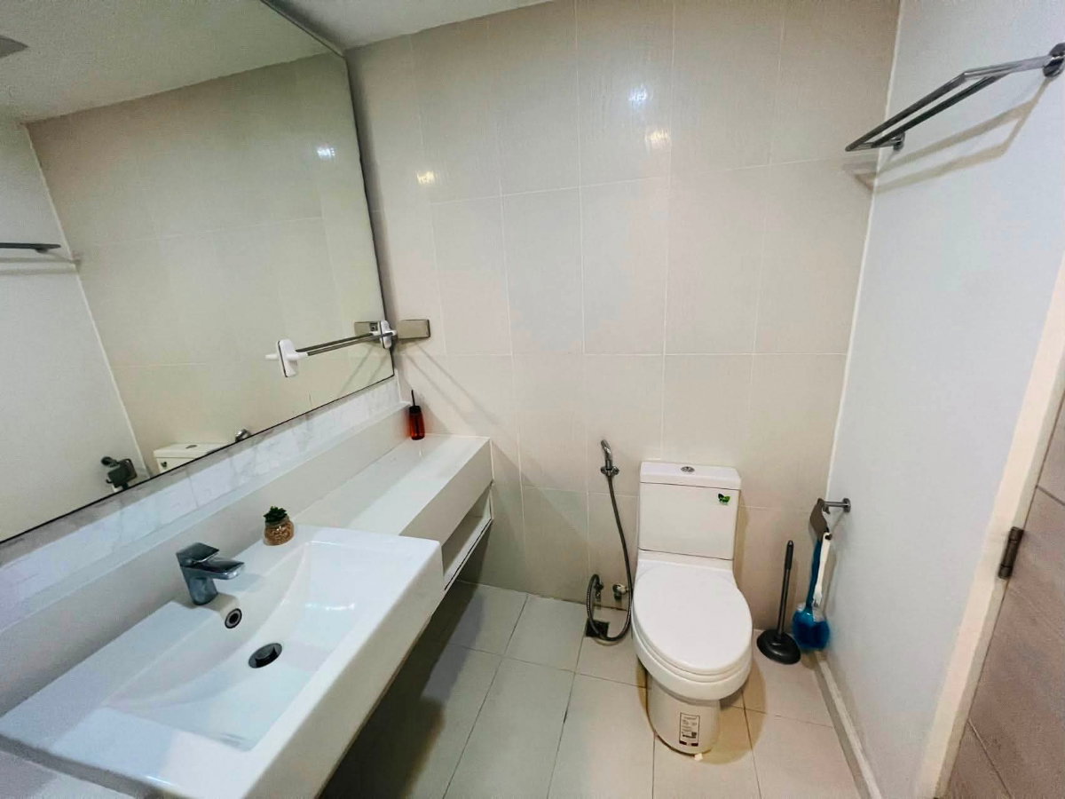 รูป คอนโดเซเว่นซรีจอมเทียน 41.5ตร.ม วิวสระ 1นอน 1น้ำ ราคาถูก - รูปที่ 11/12