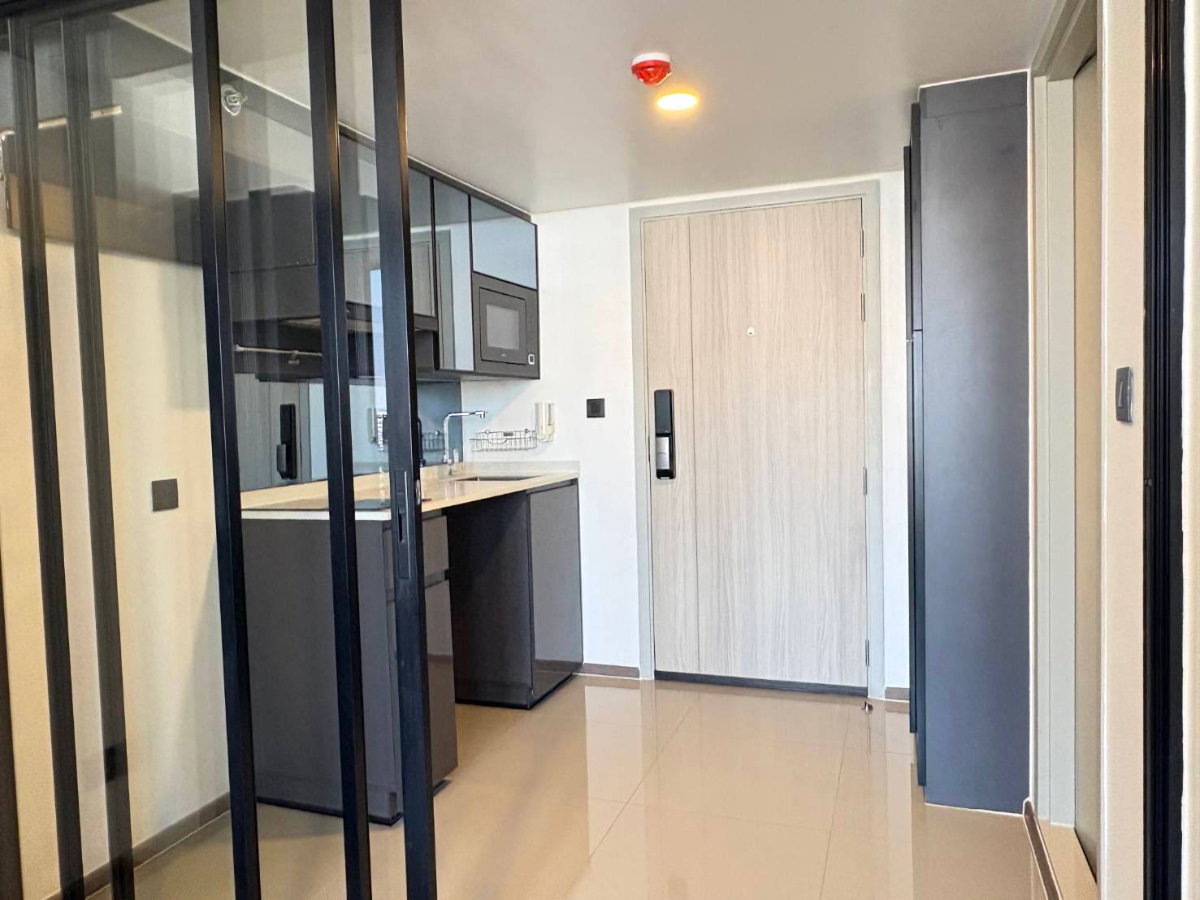 picture Park Origin Chula Samyan【𝐒𝐄𝐋𝐋】🔥Beautiful built-in design, full functionality, maximizing every square meter!🔥 Contact Line ID: @hacondo - 9/10
