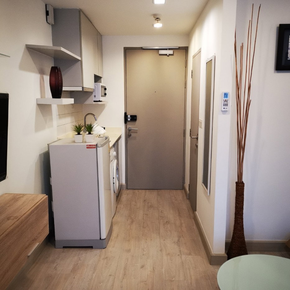 picture 🏙️✨ FOR RENT: IDEO Mobi Sukhumvit 81 — HIGH-FLOOR MODERN LIVING NEXT TO BTS ON NUT! 💰 Rental Price: 12,000 THB/month - 4/6