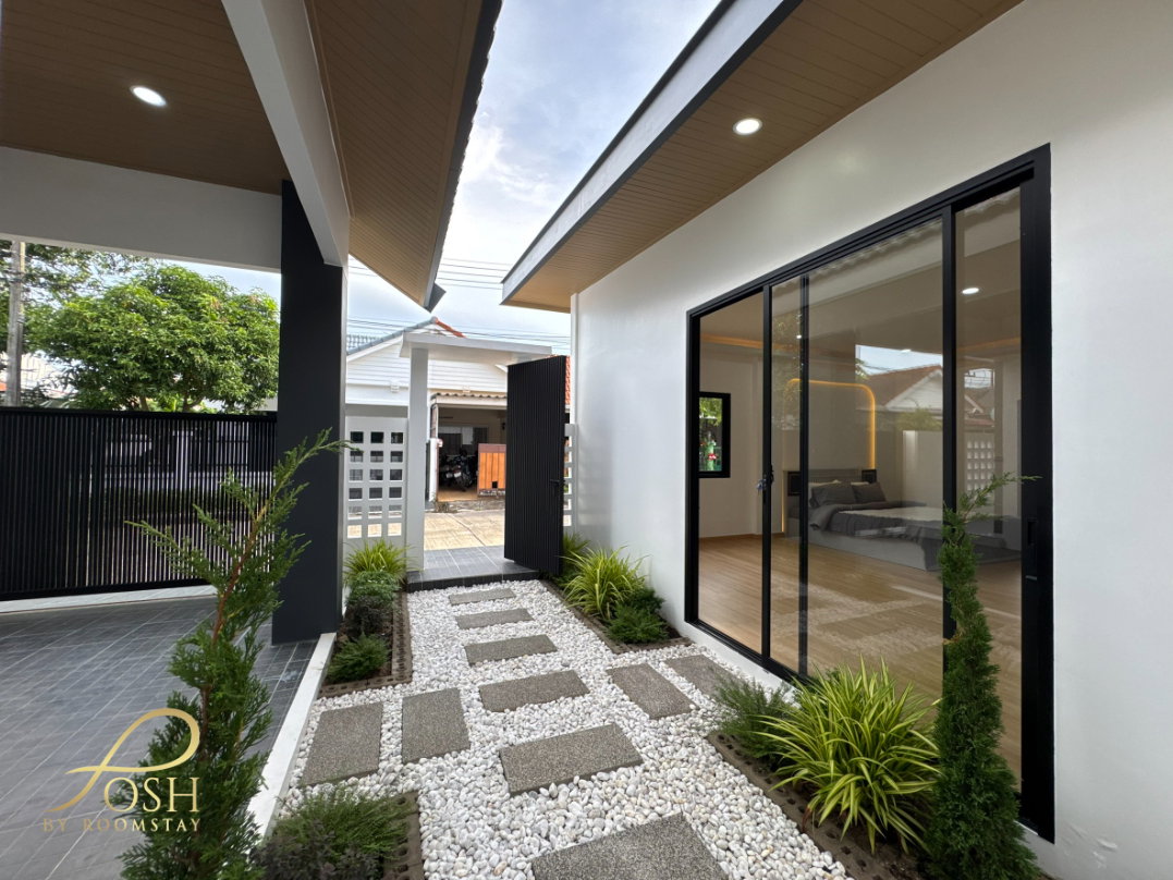 รูป บ้านเดี่ยวรีโนเวทใหม่ ดุสิตบุรี สามกอง–รัษฎา ใกล้สี่แยกราชภัฏ, บ้านที่ออกแบบมาเพื่อคนที่ต้องการพื้นที่ใช้สอยมากกว่าทั่วไป สามารถจอดรถได้มากกว่า5คัน - รูปที่ 12/39