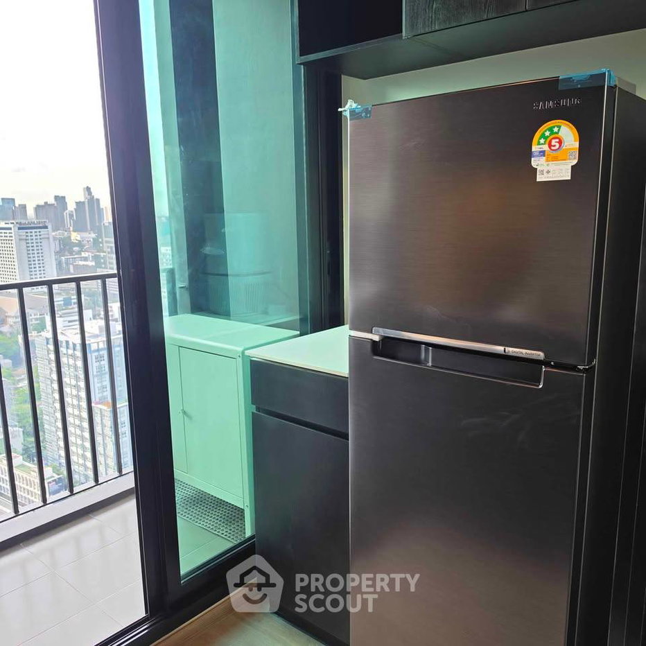 picture 1-BR Condo In Nue District R9, MRT Phra Ram 9 200m, 28th Floor (ID 3085662) - 4/12
