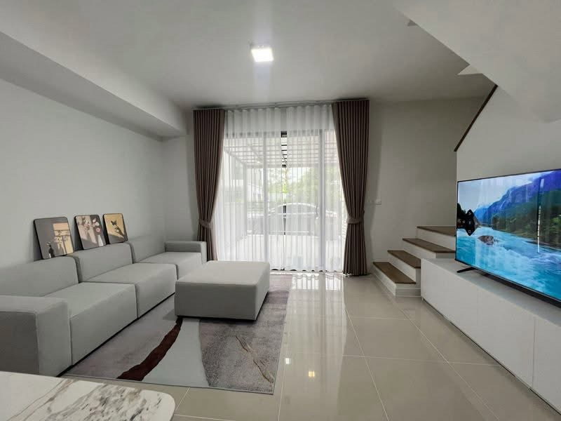 รูป 🏡 FOR RENT Pleno Sukhumvit Bangna 2 3 ห้องนอน 2 ห้องน้ำบ้านใหม่ สไตล์โมเดิร์น พร้อมเข้าอยู่ | Fully Furnished | Pet Friendly - รูปที่ 2/17