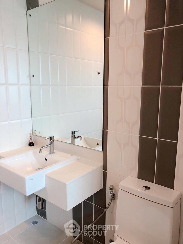 picture 2-BR Condo At Circle Condominium, 23rd-Floor Near MRT Phetchaburi (ID 511896) - 8/9