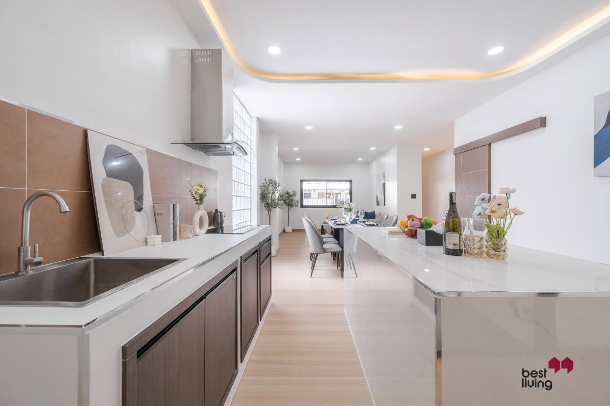 รูป ขายบ้าน หมู่บ้านรุ่งเจริญโชคชัย 4 หลังมุม รีโนเวทใหม่ 200 ตร.ม. - รูปที่ 24/69