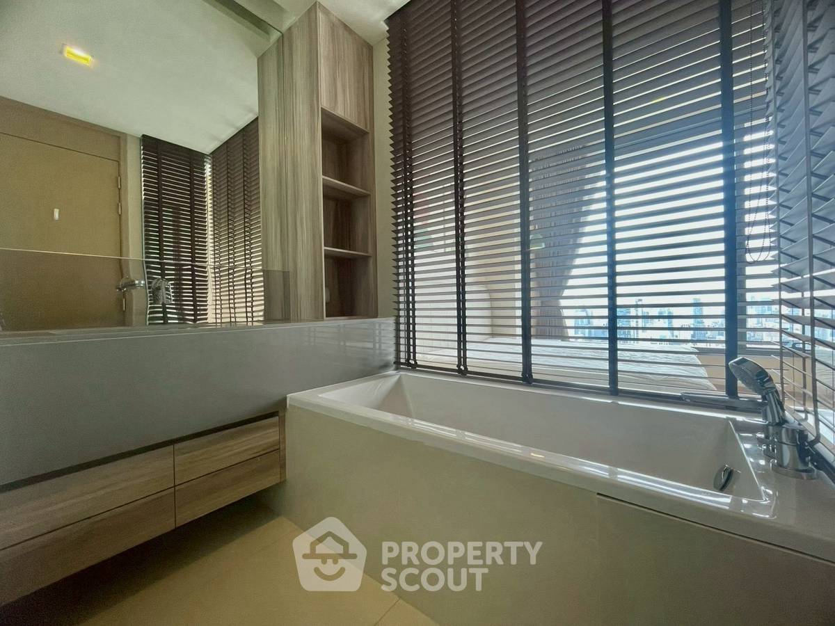 picture 1-BR Condo 48 Sqm, 46th Floor At The Esse Asoke, MRT Sukhumvit (ID 3085542) - 7/10