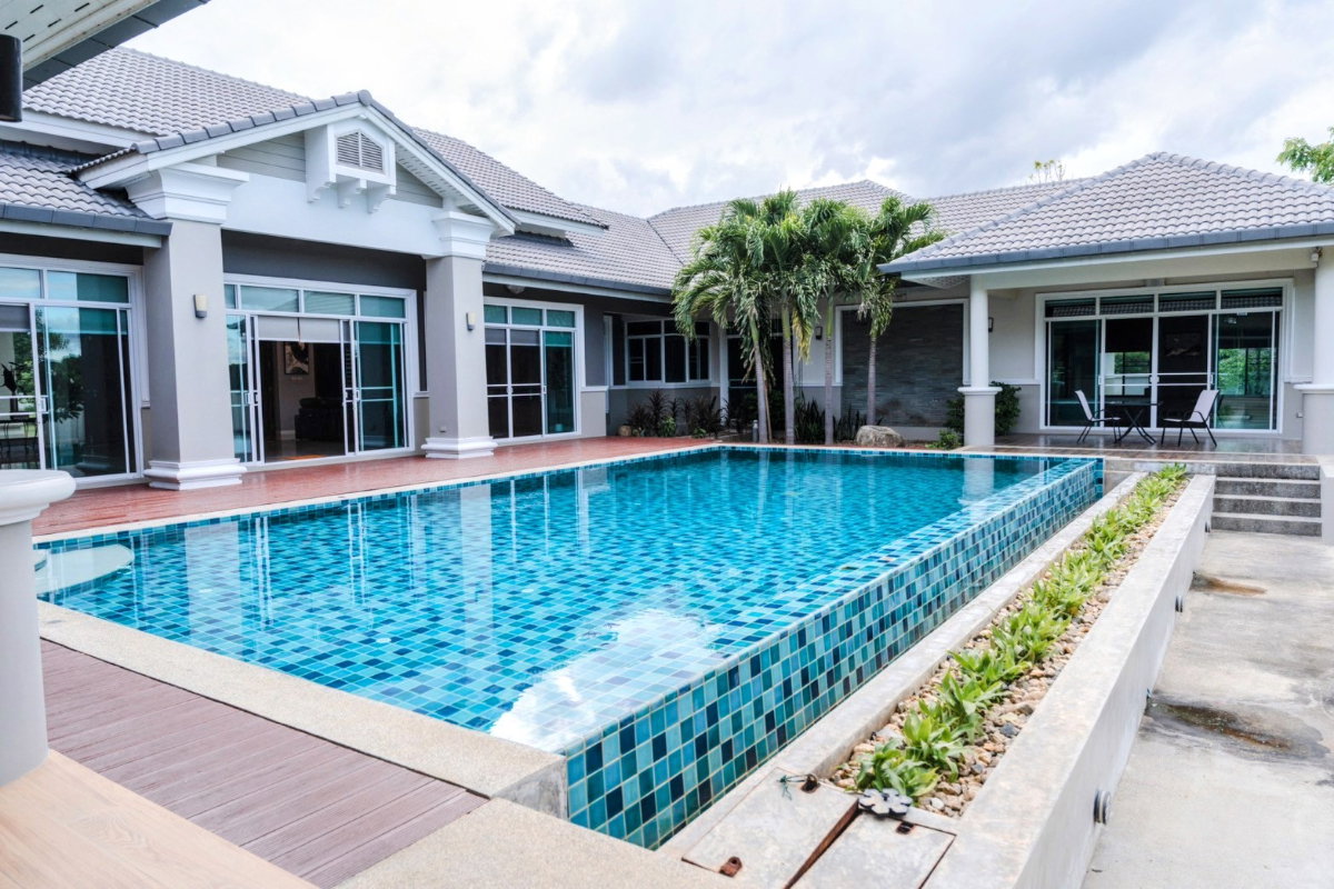 picture Premium Single-Storey Pool Villa with Private Swimming Pool & Large Garden - 2/26