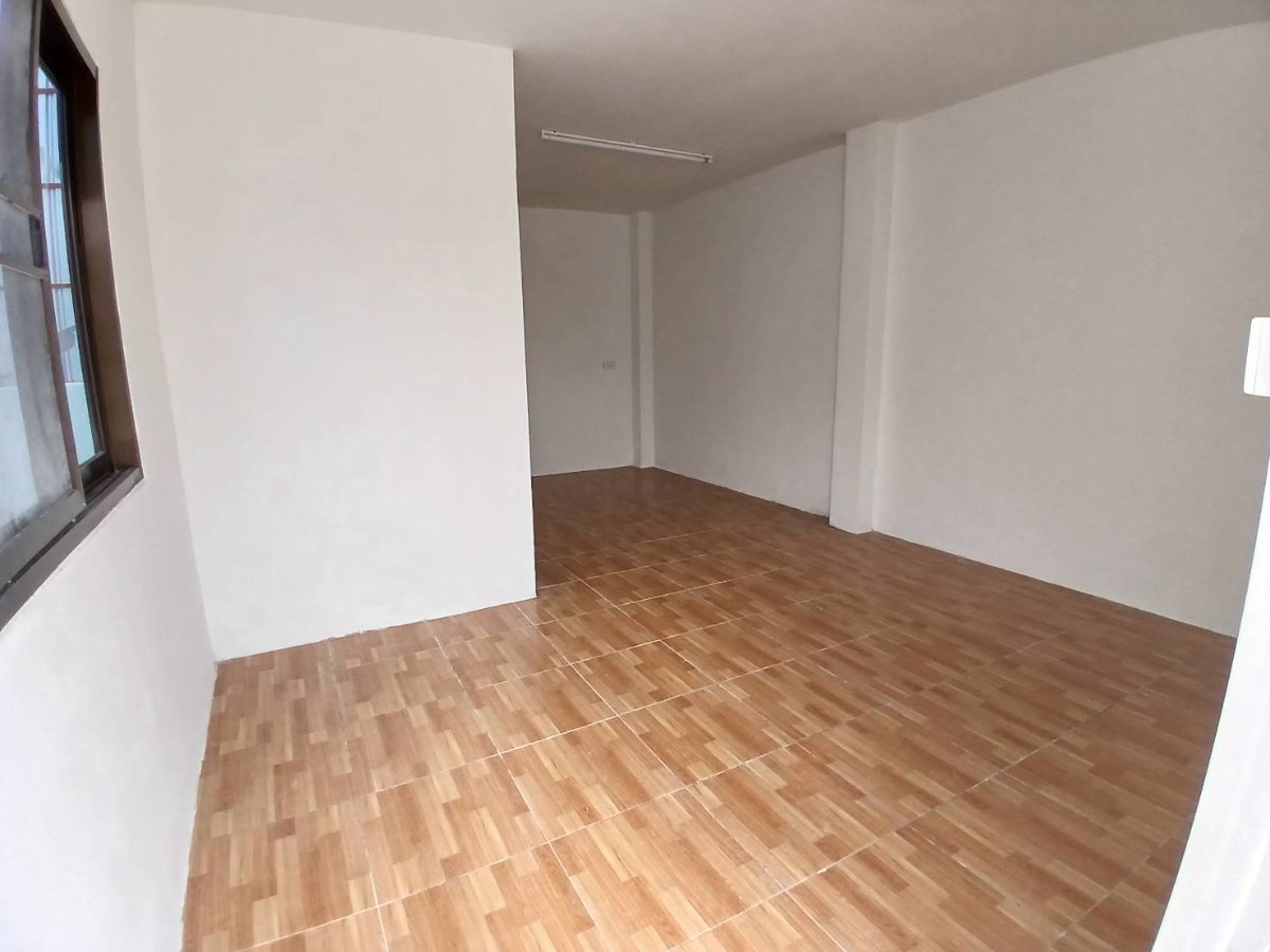 picture Warehouse for rent, Watcharapol Intersection Tel.0999983897 - 8/12