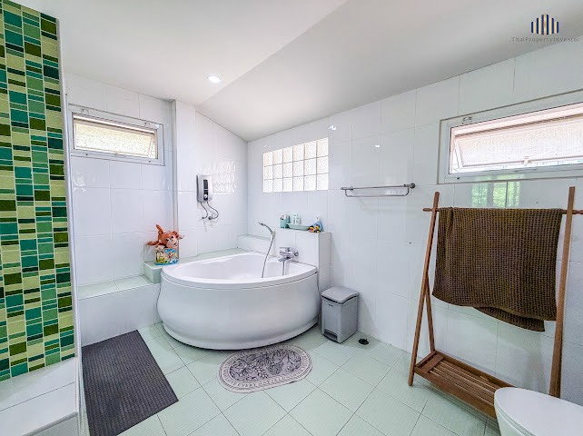 picture Urgent Sale – 2-Storey Detached House at Rock Garden Place Land Area: 107 sq.w. | Usable Area: 490 sq.m. | 5 Bedrooms | 5 Bathrooms - 32/36