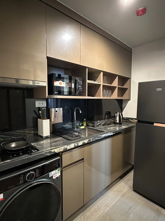 รูป IDEO Q Sukhumvit 36 ปล่อยเช่า ห้องวิวสวย การตกแต่งเฟอร์ครบ พื้นที่กว้าง มุมพักผ่อนสามารถมองเห็นวิวมองได้กว้าง พร้อมเข้าอยู่ - รูปที่ 3/6
