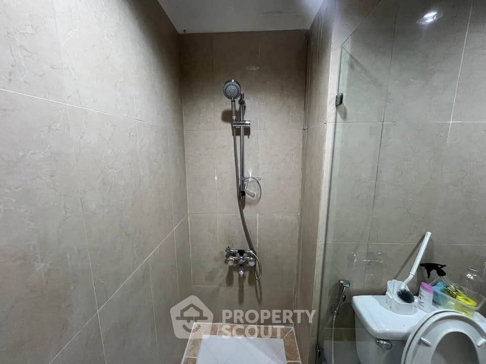 picture Well-Priced 2-BR Condo 71 Sqm, River Heaven Chareonkrung, Bangkok (ID 3087683) - 5/10