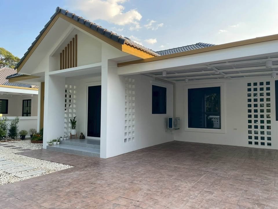 รูป 🏡 ขายขาดทุน! บ้านเดี่ยวพร้อมอยู่ สารภี แต่งครบจัดเต็ม ของแถมกว่า 20 รายการ! T. 063-6649056 - รูปที่ 2/15