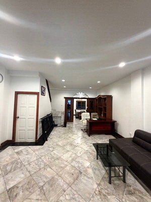 รูป [ให้เช่า] ทาวน์โฮม บรมราชชนนี ซอย 4 / 4 ห้องนอน 3 ห้องน้ำ / 26 ตรว. 200 ตรม. **38,000** ทาวน์โฮม 3 ชั้นใจกลางปิ่นเกล้า เพียง 5 นาทีจากเซนทรัลปิ่นเกล้า - รูปที่ 3/17