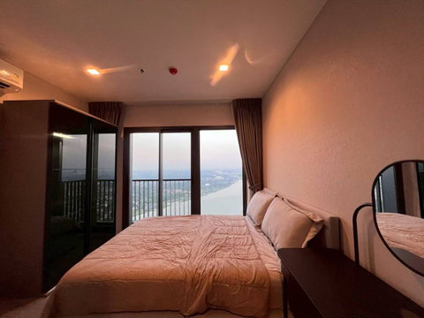 ขายถูก The politan aqua (top floor) วิวโค้งแม่น้ำสวย ครบพร้อมอยู่