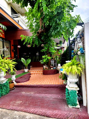 Apartment building for sale Bangna Commercial College : Apartment building for sale, On Nut - Phra Khanong area.