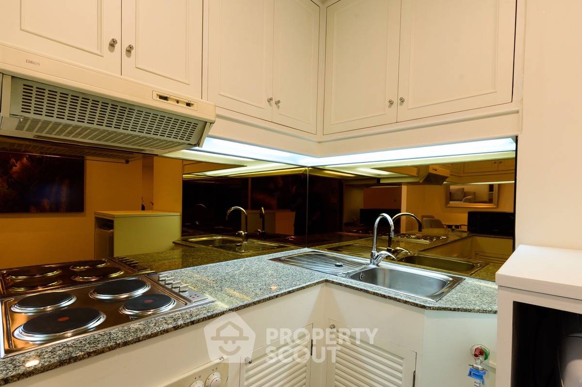 picture 3-BR Condo At Baan Suanpetch, 200m To BTS Phrom Phong (ID 3086015) - 9/25