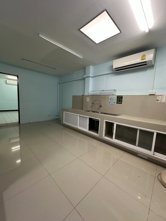 รูป 🏡✨ ให้เช่าบ้านเดี่ยว/โฮมออฟฟิศ 2 ชั้น พร้อมลานจอดรถขนาดใหญ่ 📍 ทำเลศักยภาพ ซอยลาดพร้าว 87 ใกล้เลียบด่วนรามอินทรา - รูปที่ 13/17