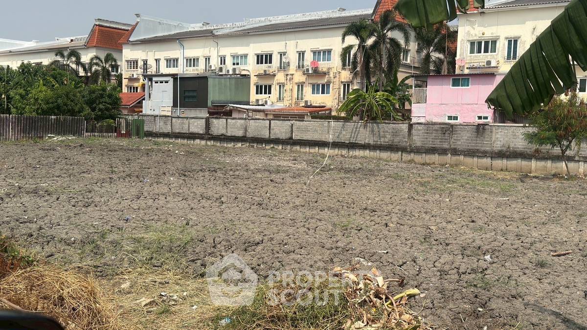 picture Land For Sale In Khlong Chan, Bang Kapi Bangkok (ID 3085526) - 2/5