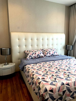 คอนโดให้เช่า : Available for rent! Ivy Ampio. A Spacious 1 Bedroom with 45sqm. High floor with best Ratchada View. 0 Meter to the Station. Ready to move in.