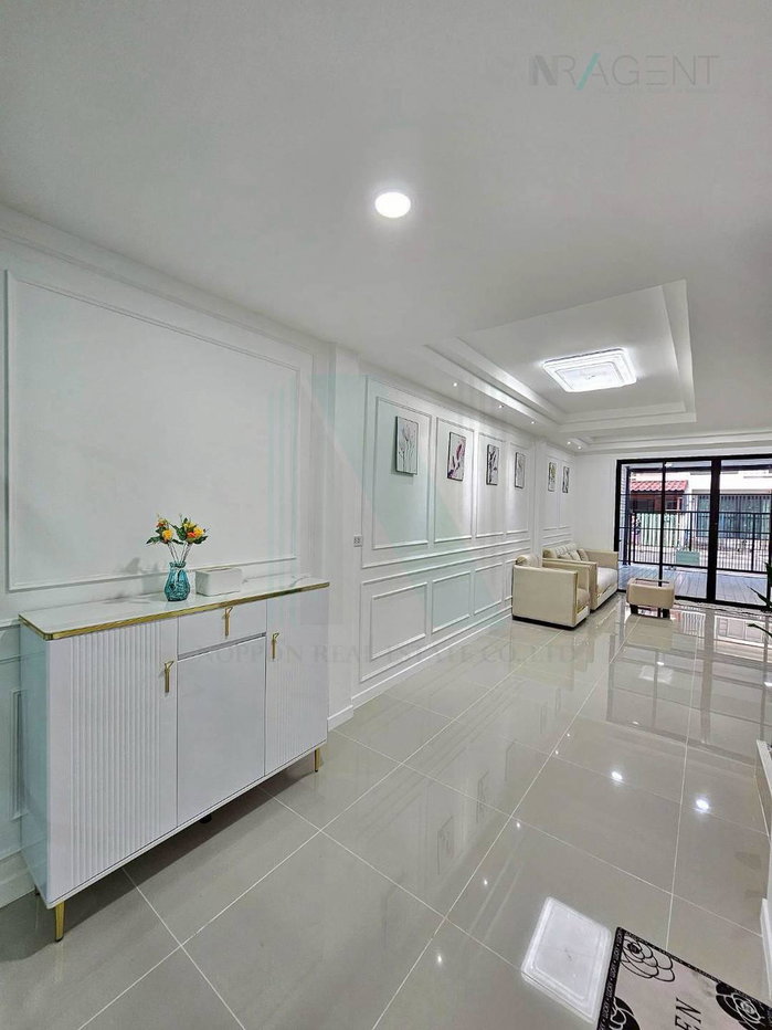 รูป ขายทาวน์เฮาส์ โครงการ พระปิ่น 3 2 ชั้น 5 ห้องนอน 2 ห้องน้ำ - รูปที่ 7/8