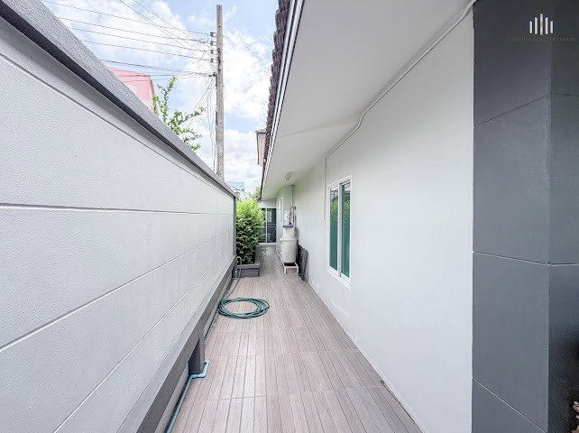 picture Urgent Sale – 2-Storey Detached House at Rock Garden Place Land Area: 107 sq.w. | Usable Area: 490 sq.m. | 5 Bedrooms | 5 Bathrooms - 14/36