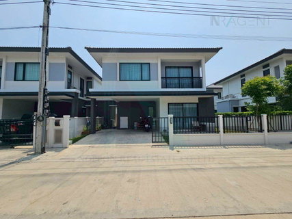 ขายบ้านแฝด โครงการ บริทาเนีย บางนา-สุวรรณภูมิ กม.26 2 ชั้น 3 ห้องนอน 3 ห้องน้ำ