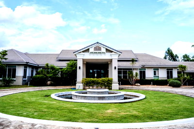 Houses for rent San Kamphang Post Office : Premium Single-Storey Pool Villa with Private Swimming Pool & Large Garden