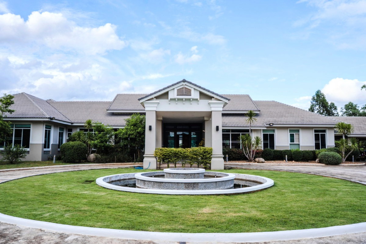 picture Premium Single-Storey Pool Villa with Private Swimming Pool & Large Garden - 1/26