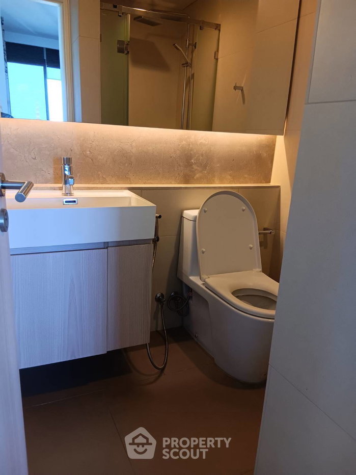 picture 2-BR Condo At The Lumpini 24, 32nd-Floor, 55 Sqm Near BTS Phrom Phong (ID 3090146) - 16/16