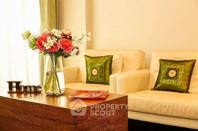picture 1-BR Condo In Quattro By Sansiri, 57 Sqm, High-Floor 23rd + BTS Thong Lor (ID 3087588) - 2/5