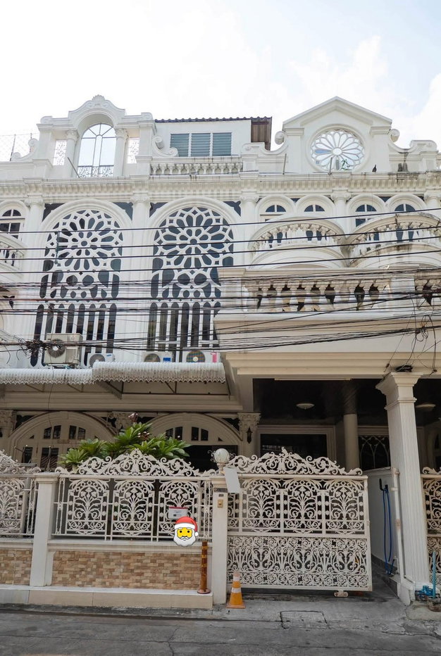 รูป 🏡 FOR RENT | ทาวน์เฮ้าส์ 4 ชั้น เอกมัยวิลล่า (Ekkamai Villa) 5 ห้องนอน 5 ห้องน้ำ บ้านทำเลใจกลางเอกมัย เดินทางสะดวก ใกล้ทองหล่อ - รูปที่ 1/20