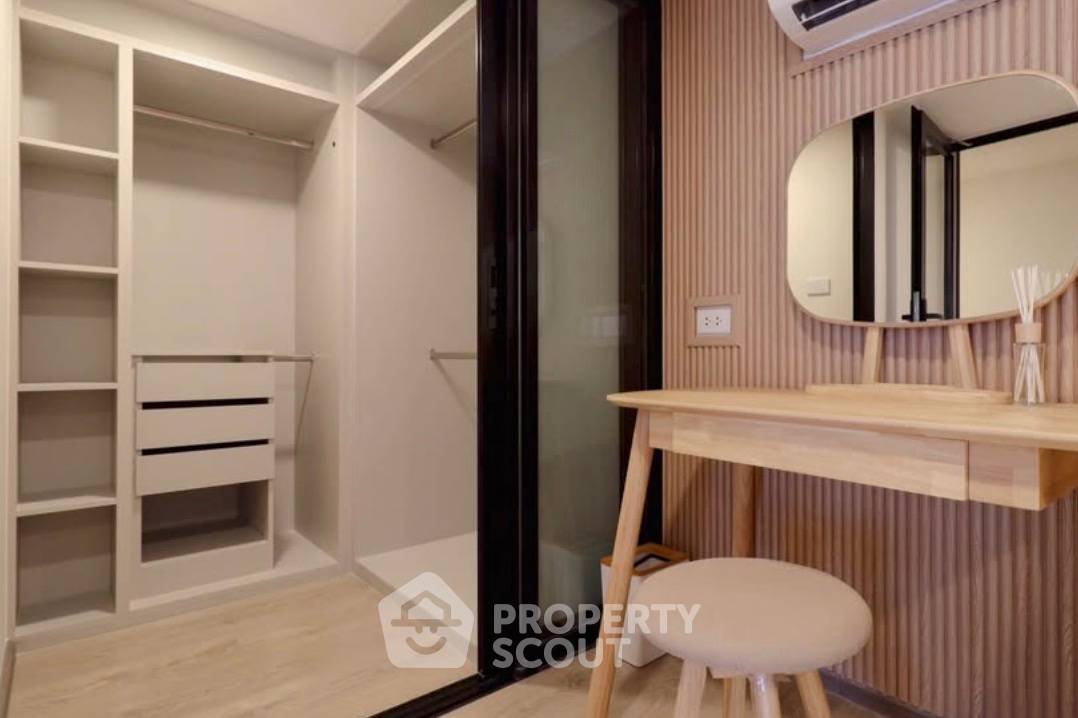 picture 2-BR Condo, 48 Sqm, 18th Floor At SOHO Bangkok Ratchada Near MRT Huai Khwang (200m) (ID 3087183) - 3/5