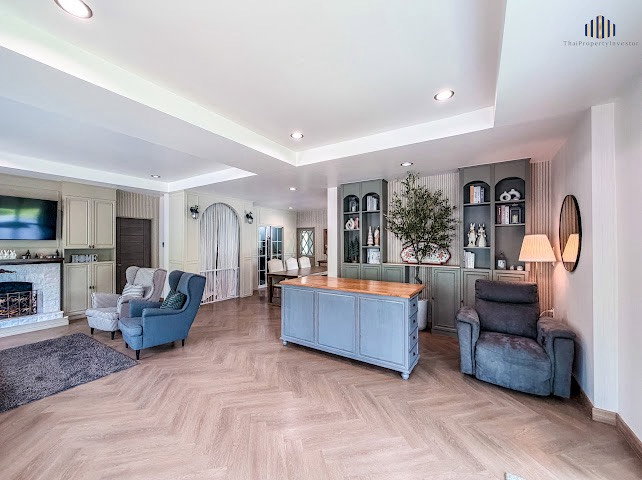 picture Urgent Sale – 2-Storey Detached House at Rock Garden Place Land Area: 107 sq.w. | Usable Area: 490 sq.m. | 5 Bedrooms | 5 Bathrooms - 5/36