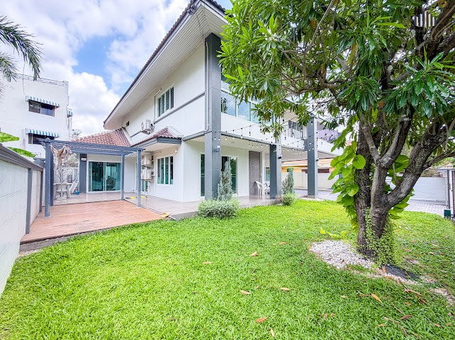 picture Urgent Sale – 2-Storey Detached House at Rock Garden Place Land Area: 107 sq.w. | Usable Area: 490 sq.m. | 5 Bedrooms | 5 Bathrooms - 11/36