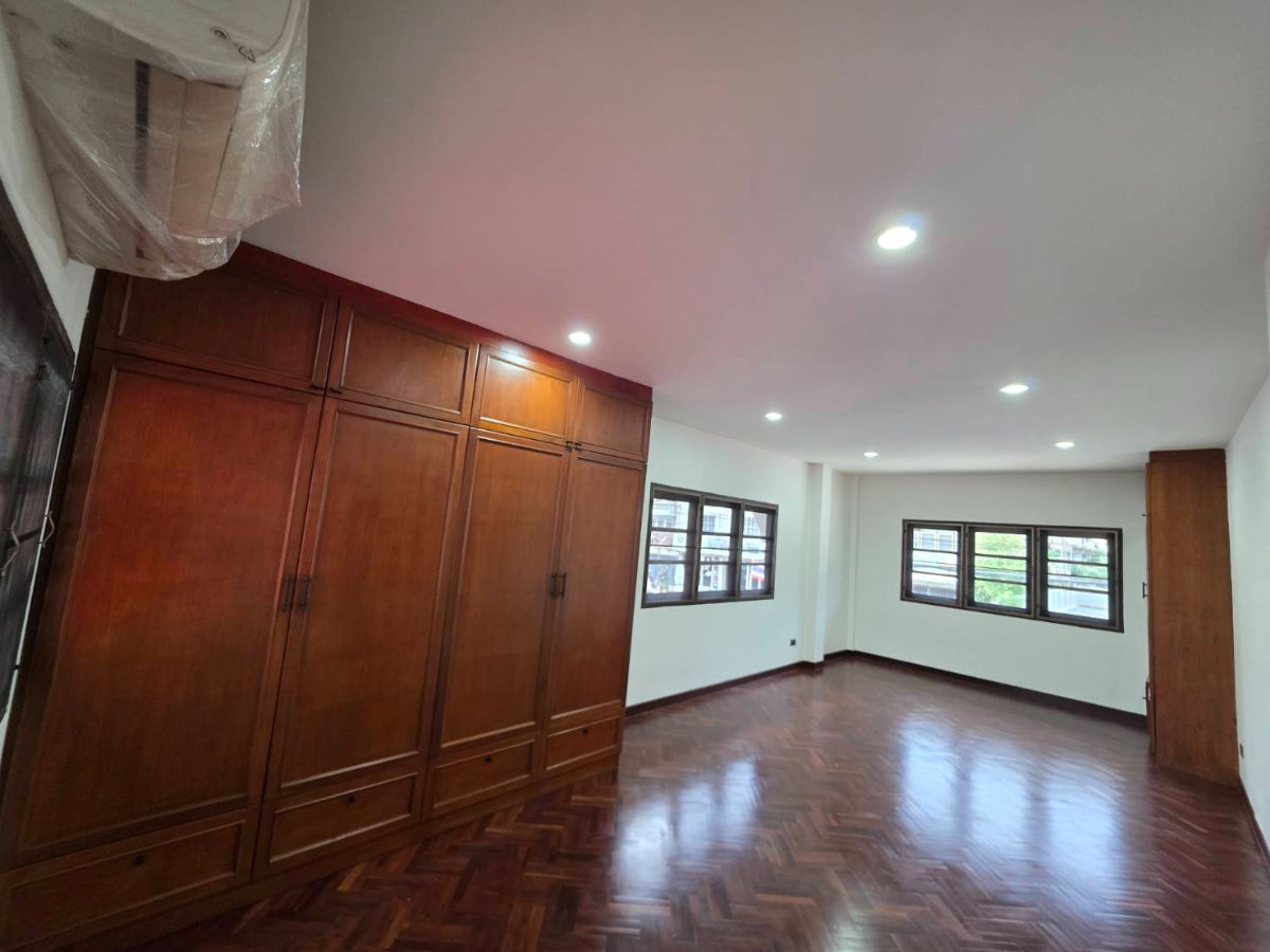 picture For Rent Home Office 3separate buildings Near BTS Bearing Only800m. - 23/36