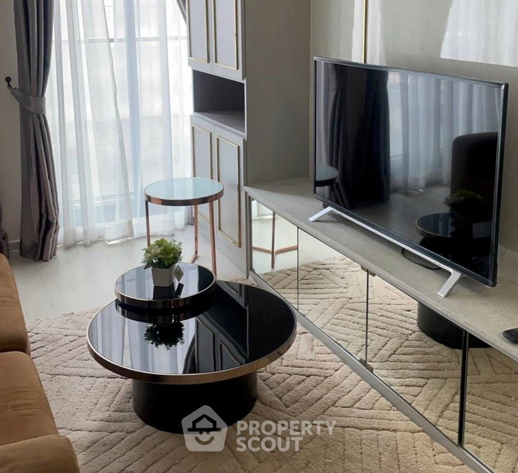 picture 1-BR Condo For Rent, Noble Ploenchit, 100m to BTS Phloen Chit (ID 3089559) - 1/5